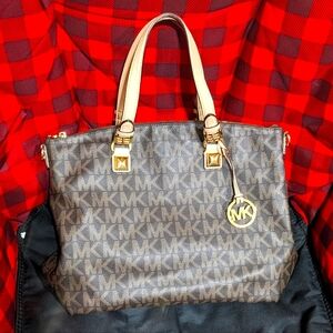 Michael Kors JET SET Monogram Multifunction Totebag | Leather Straps | EC